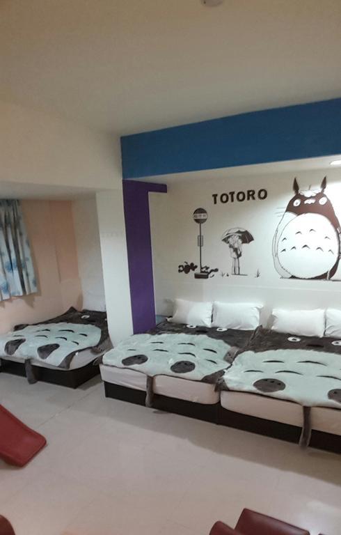 Love Night Market Inn Luodong Exteriör bild